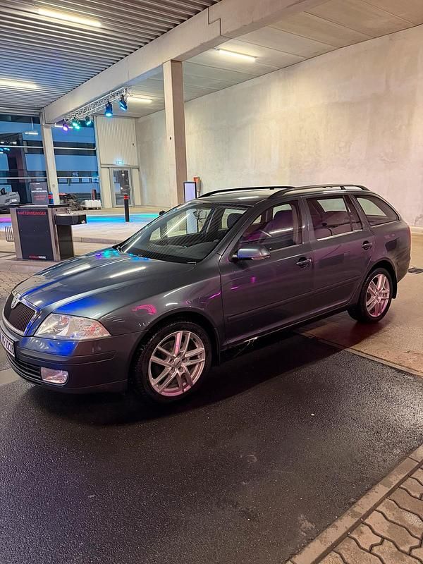 Gebraucht Skoda Octavia 105 PS (77 kW) 2005 Blau Kombi