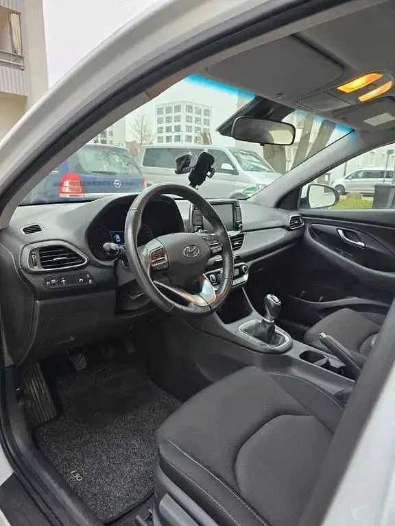 Gebraucht Hyundai i30 Style 140 PS (102 kW) 2020 Weiß Limousine