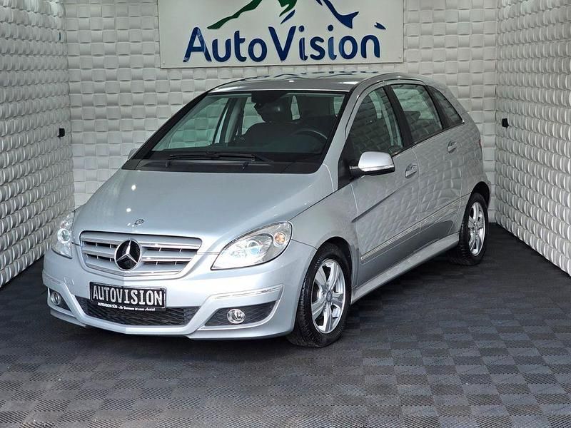 Silber Gebraucht 2010 Mercedes B200 Van / Kleinbus | 5.950 € (Fairer Preis) - Bild 1/4