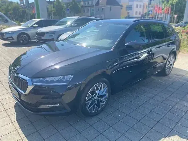 Gebraucht Skoda Octavia Ambition 150 PS (110 kW) 2023 Blackmagic perleffekt Kombi