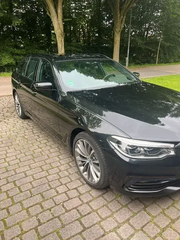 Gebraucht BMW 520 Sport Line 190 PS (139 kW) 2018 Schwarz Kombi