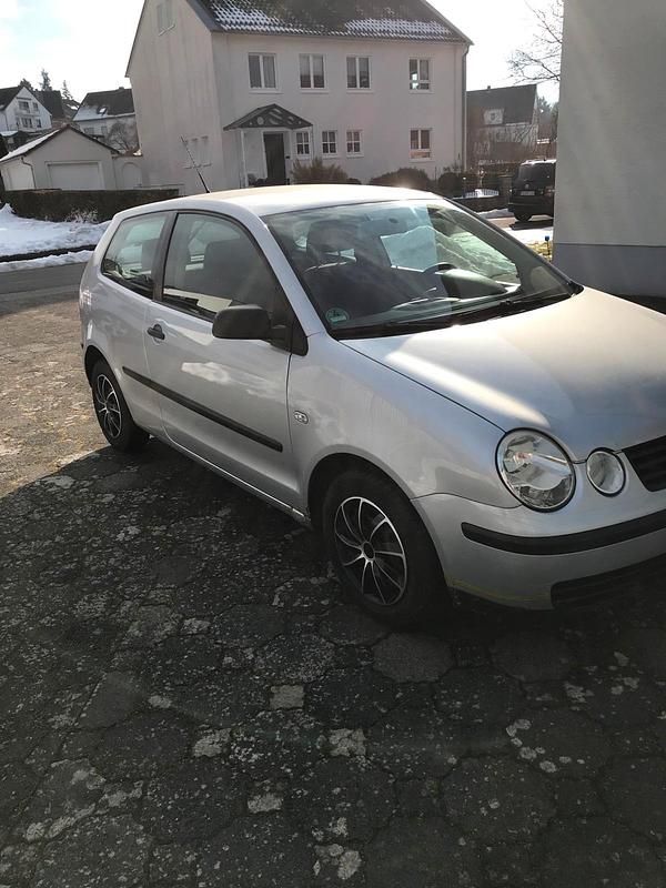 Gebraucht VW Polo 60 PS (44 kW) 2003 Silber Kleinwagen