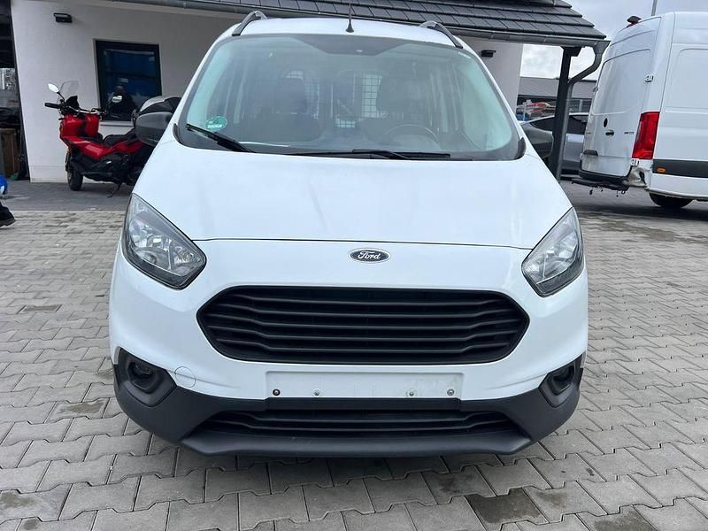 Gebraucht Ford Transit Trend 75 PS (55 kW) 2020 Weiß Van / Kleinbus