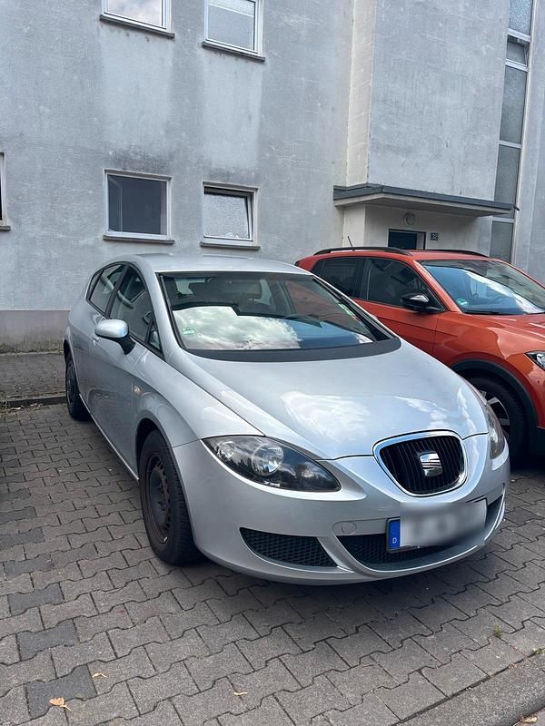 Silber Gebraucht 2006 Seat Leon Kleinwagen | 1.800 € (Guter Preis) - Bild 1/4