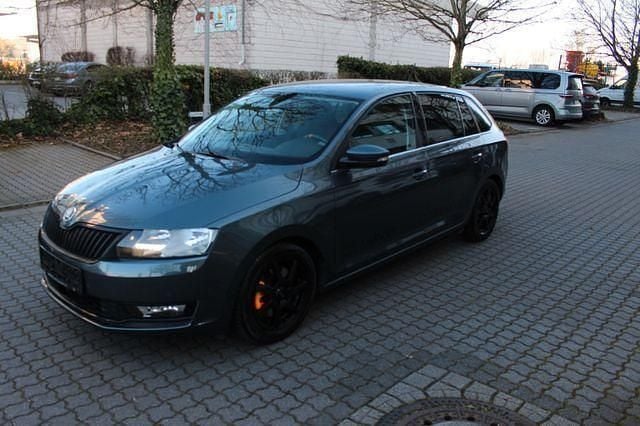 Grau Gebraucht 2018 Skoda Rapid Ambition Kombi | 10.900 € (Fairer Preis) - Bild 1/4