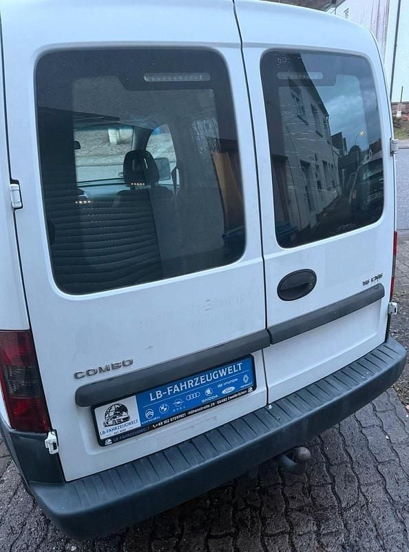 Gebraucht Opel Combo 97 PS (71 kW) 2006 Weiß Van / Kleinbus