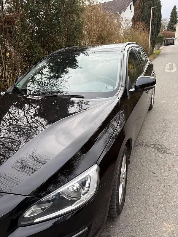 Gebraucht Volvo V60 190 PS (139 kW) 2016 Schwarz Kombi