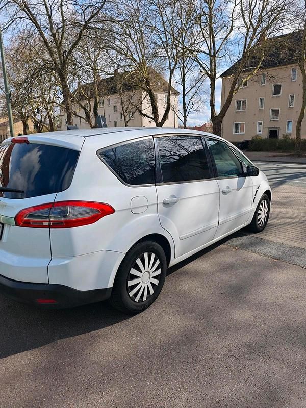 Gebraucht Ford S-MAX S 140 PS (102 kW) 2011 Weiß Van / Kleinbus