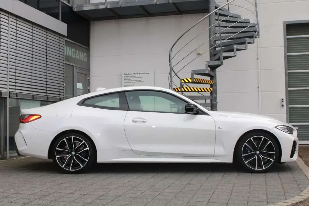 Gebraucht BMW 420 M Sport 190 PS (139 kW) 2021 Weiß Coupé