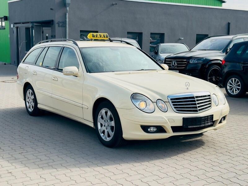 Beige Gebraucht 2009 Mercedes E200 Kombi | 5.999 € - Bild 1/4