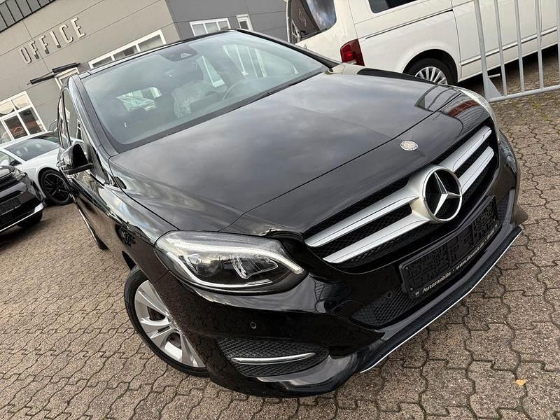Gebraucht Mercedes B200 Urban 156 PS (114 kW) 2015 Schwarz Van / Kleinbus