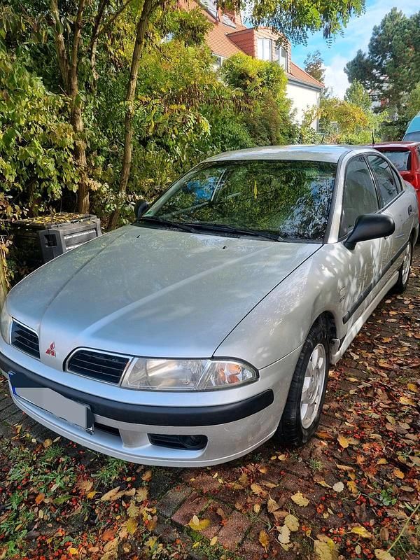 Silber Gebraucht 1999 Mitsubishi Carisma Limousine | 950 € - Bild 1/4