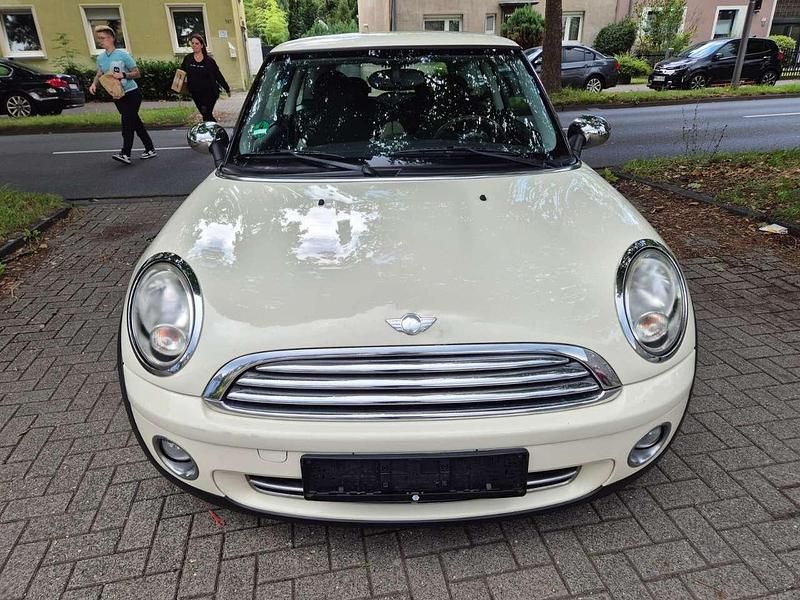 Weiß Gebraucht 2007 Mini ONE Kleinwagen | 4.500 € (Teuer) - Bild 1/4