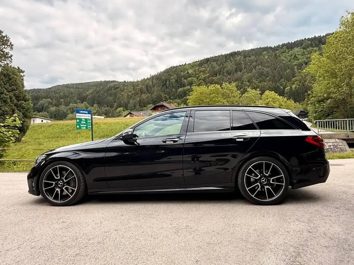 Gebraucht Mercedes C300 AMG 245 PS (180 kW) 2020 Schwarz Kombi