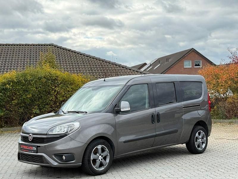 Grau Gebraucht 2018 Fiat Doblò Van / Kleinbus | 11.890 € (Etwas zu teuer) - Bild 1/4