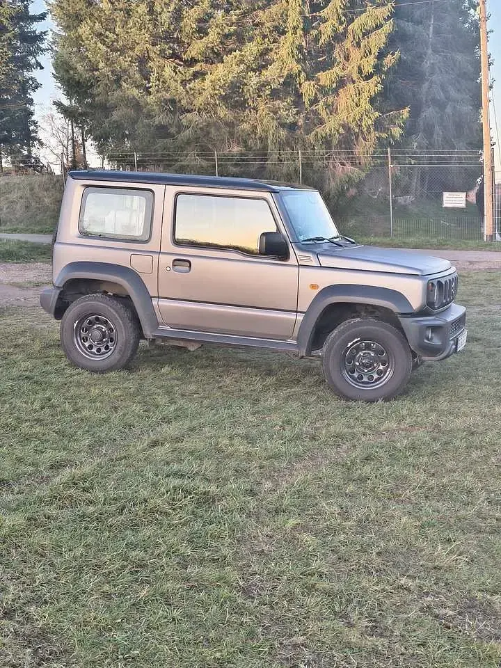Gebraucht Suzuki Jimny Comfort 102 PS (75 kW) 2024 Grau SUV