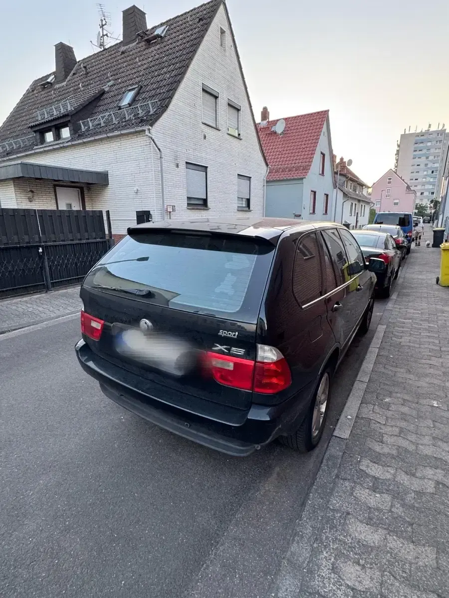Gebraucht BMW X5 Basis 218 PS (160 kW) 2004 Schwarz SUV