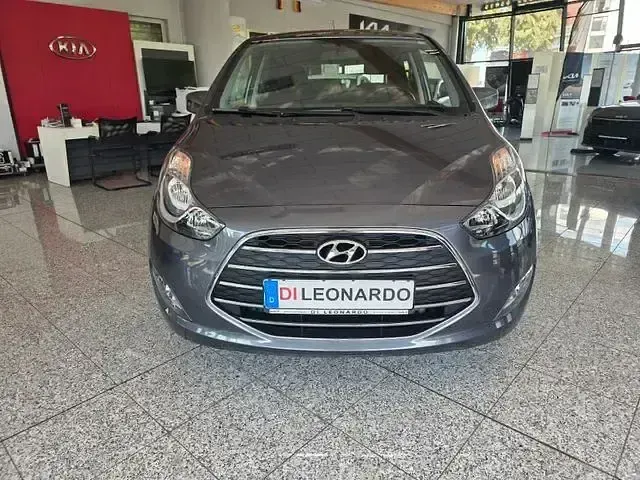 Gebraucht Hyundai ix20 YES! 90 PS (66 kW) 2015 Grau Kleinwagen