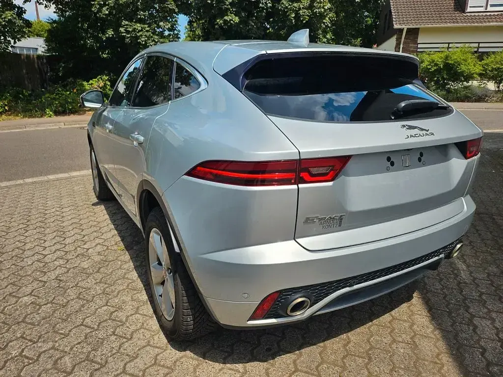 Gebraucht Jaguar E-Pace R-Dynamic 179 PS (131 kW) 2019 Silber SUV