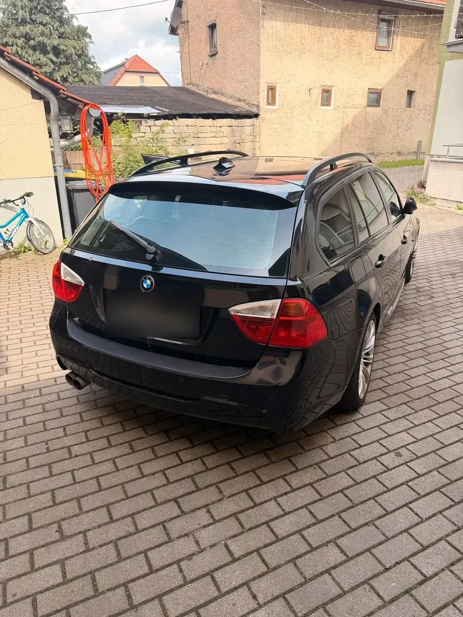 Gebraucht BMW 325 197 PS (144 kW) 2008 Schwarz Kombi
