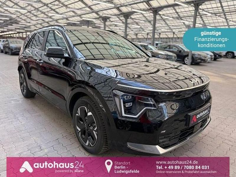 Schwarz Gebraucht 2024 Kia e-Niro Inspiration SUV | 33.220 € (Etwas zu teuer) - Bild 1/4