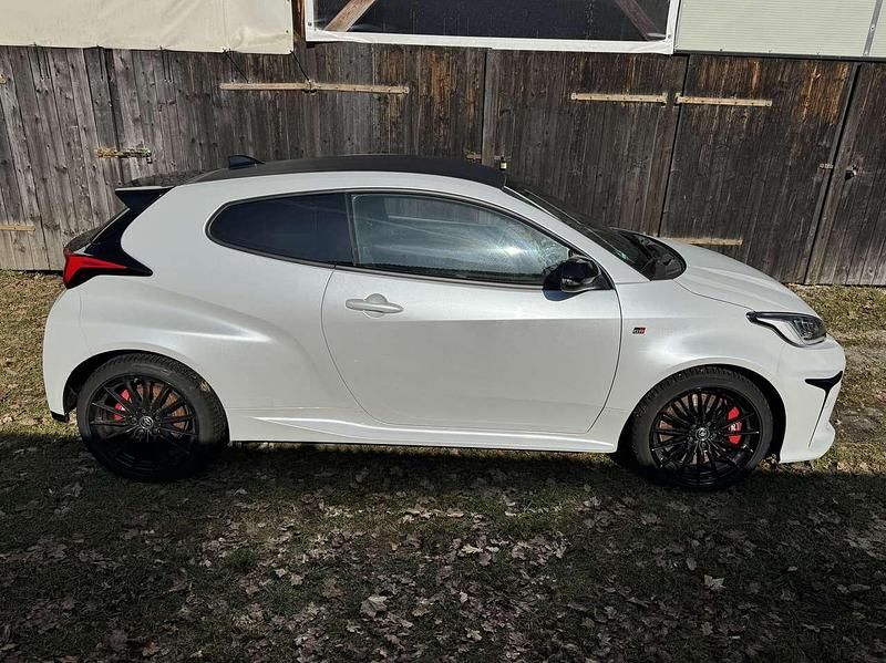 Gebraucht Toyota Yaris 261 PS (191 kW) 2021 Weiß Kleinwagen