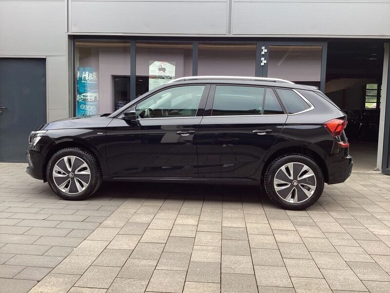 Schwarzmagic perleffekt (metallic) Gebraucht 2024 Skoda Kamiq Selection SUV | 25.950 € (Etwas zu teuer) - Bild 1/4