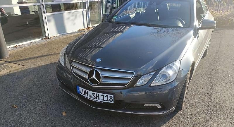Gebraucht 2010 Mercedes E250 Elegance Coupé | 5.950 € (Superpreis) - Bild 1/4
