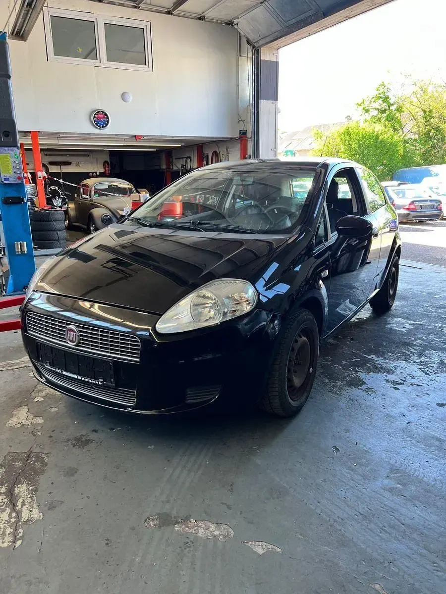 Gebraucht Fiat Punto 65 PS (47 kW) 2009 Schwarz Kleinwagen