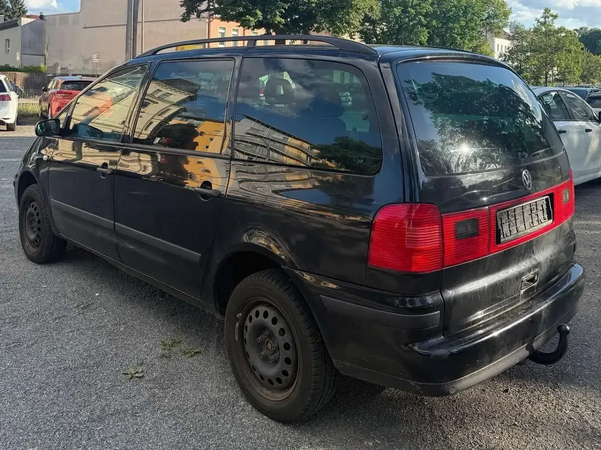 Gebraucht VW Sharan Trendline 116 PS (85 kW) 2001 Schwarz Van / Kleinbus