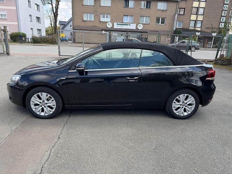 Gebraucht VW Golf Cabriolet Life 122 PS (89 kW) 2013 Schwarz Cabrio