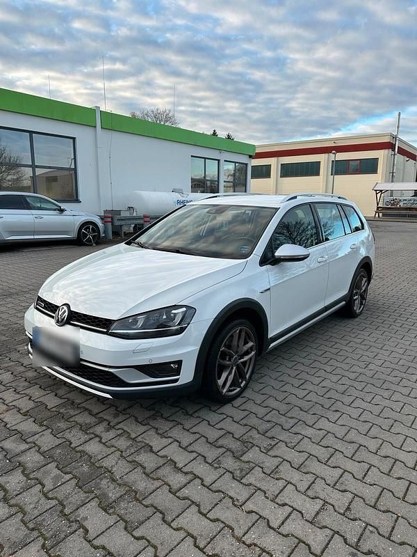 Weiß Gebraucht 2015 VW Golf Alltrack Kombi | 10.200 € (Fairer Preis) - Bild 1/4