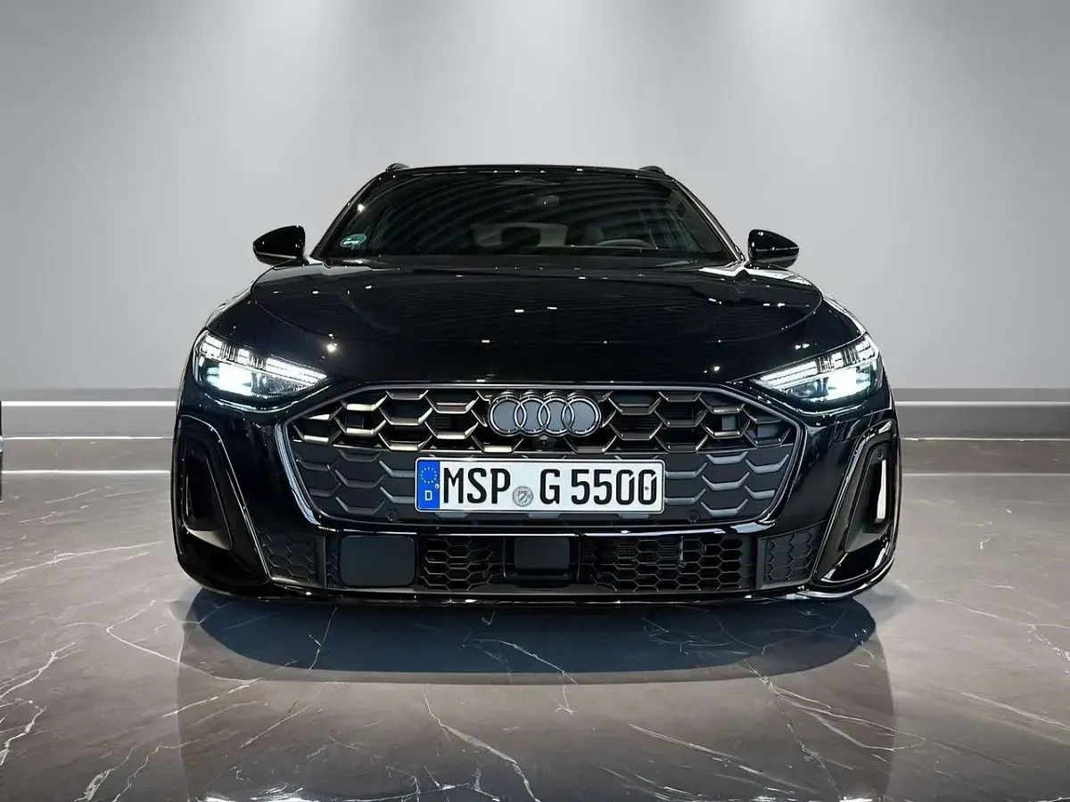 Gebraucht Audi A5 Ambiente 204 PS (150 kW) 2024 Mythosschwarz metallic Coupé