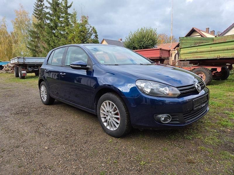 Blau Gebraucht 2009 VW Golf VI Trendline Limousine | 6.499 € (Fairer Preis) - Bild 1/4