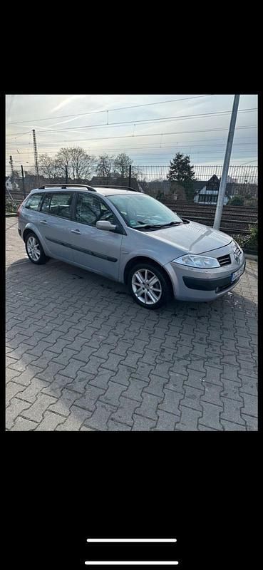 Andere außenfarben Gebraucht 2004 Renault Mégane GrandTour Kombi | 1.500 € (Fairer Preis) - Bild 1/4