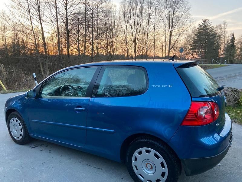 Gebraucht VW Golf V 105 PS (77 kW) 2006 Blau Kleinwagen
