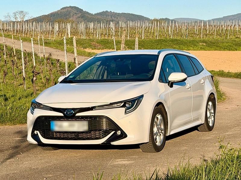 Gebraucht Toyota Corolla Team 184 PS (135 kW) 2022 Weiß Kombi