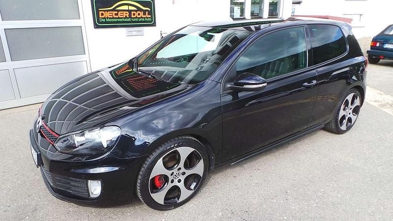 Deep black perleffekt Gebraucht 2010 VW Golf VI GTI Kleinwagen | 8.500 € (Fairer Preis) - Bild 1/4