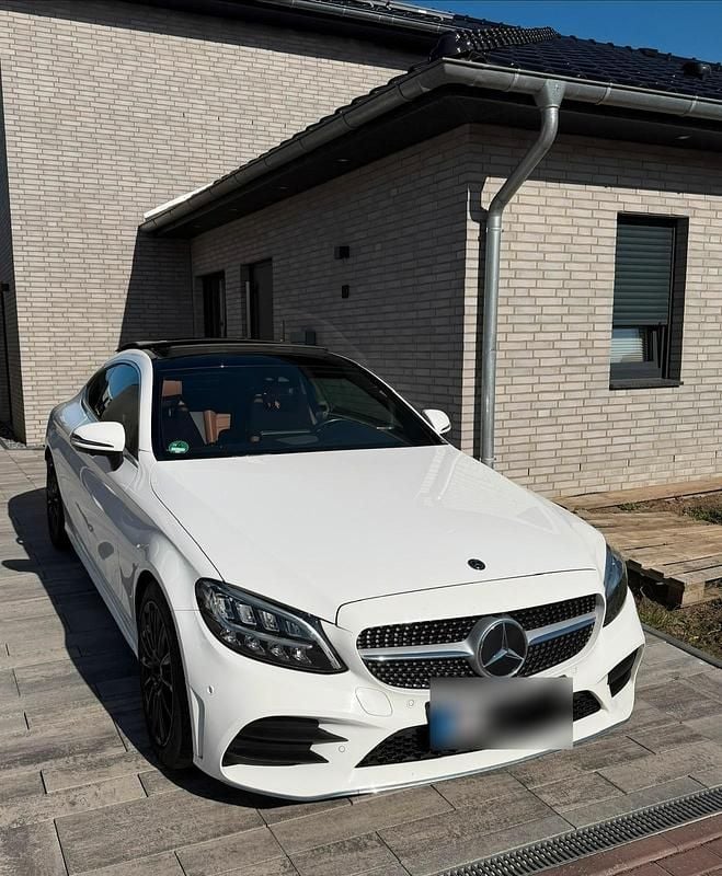 Second-hand Mercedes 220 2020 Alb Coupe