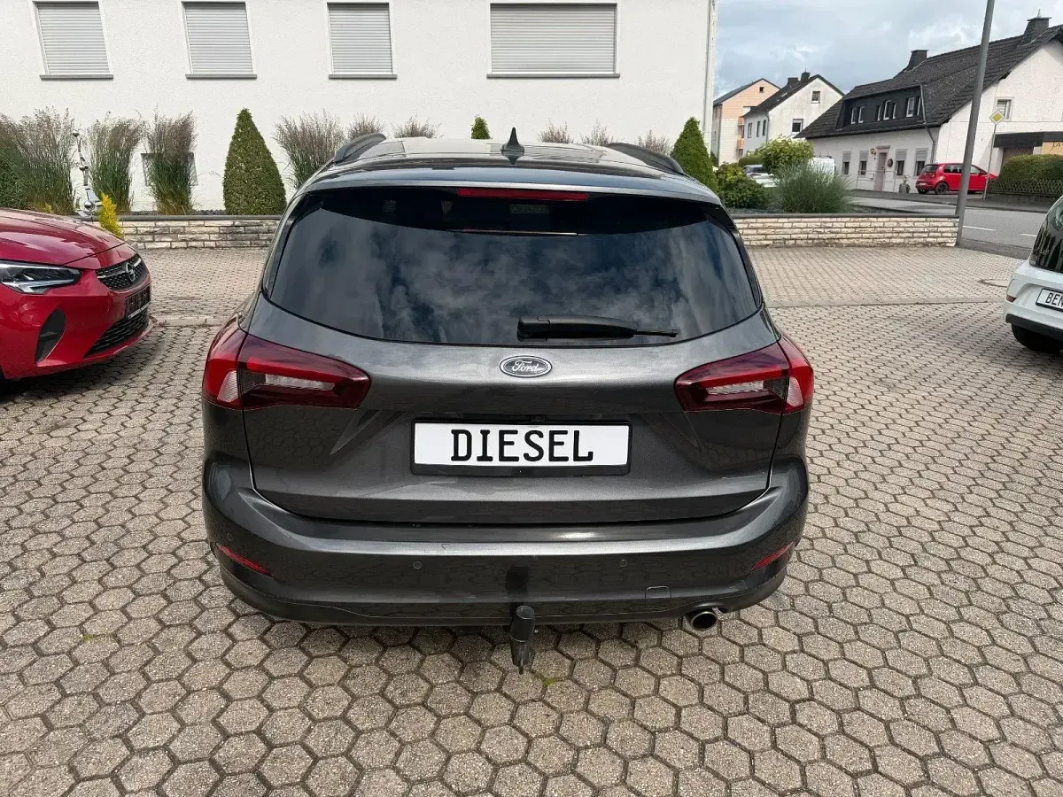 Gebraucht Ford Focus 120 PS (88 kW) 2022 Grau Kombi