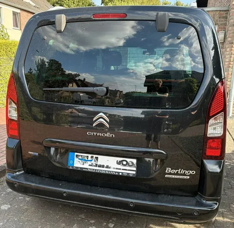 Gebraucht Citroën Berlingo SELECTION 99 PS (72 kW) 2016 Schwarz Van / Kleinbus