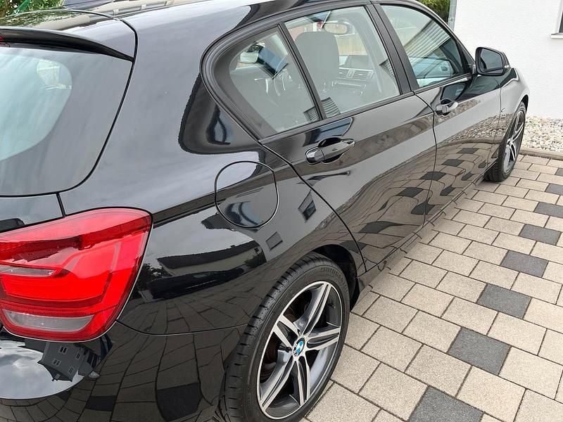 Gebraucht BMW 118 Sport Line 150 PS (110 kW) 2011 Schwarz Kleinwagen