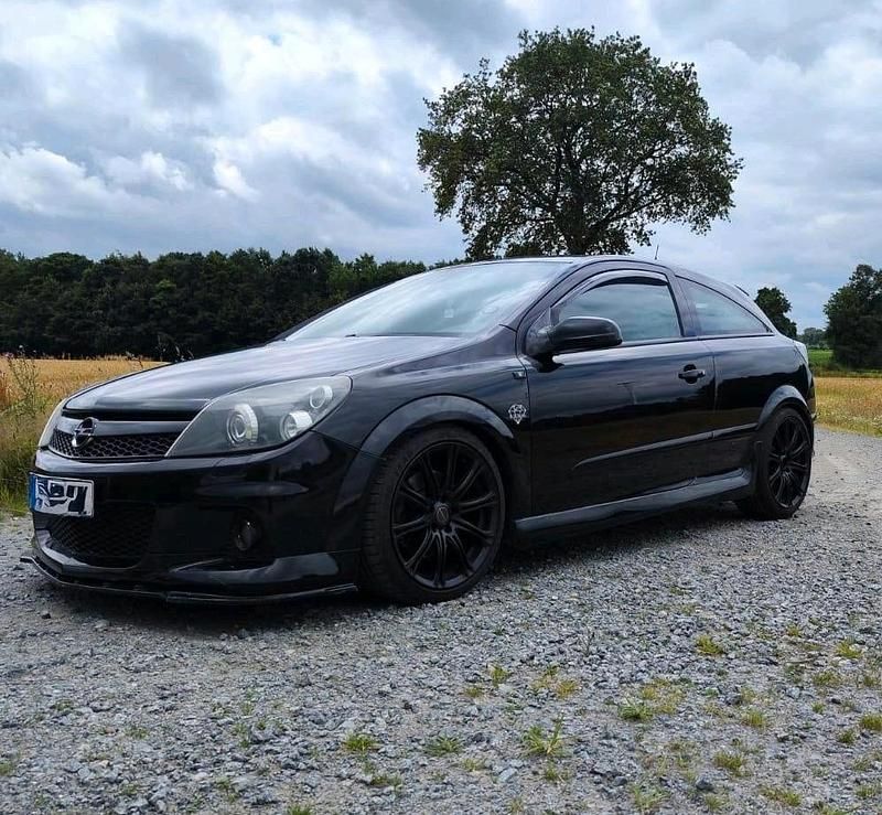 Schwarz Gebraucht 2006 Opel Astra OPC Coupé | 5.800 € - Bild 1/4