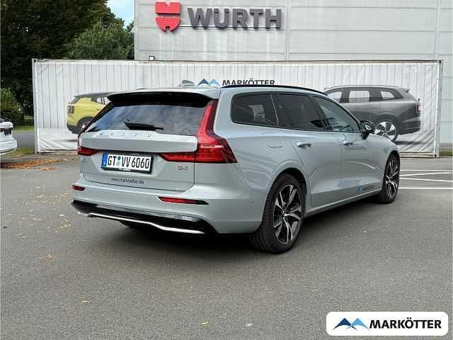 Gebraucht Volvo V60 145 PS (106 kW) 2024 Kombi