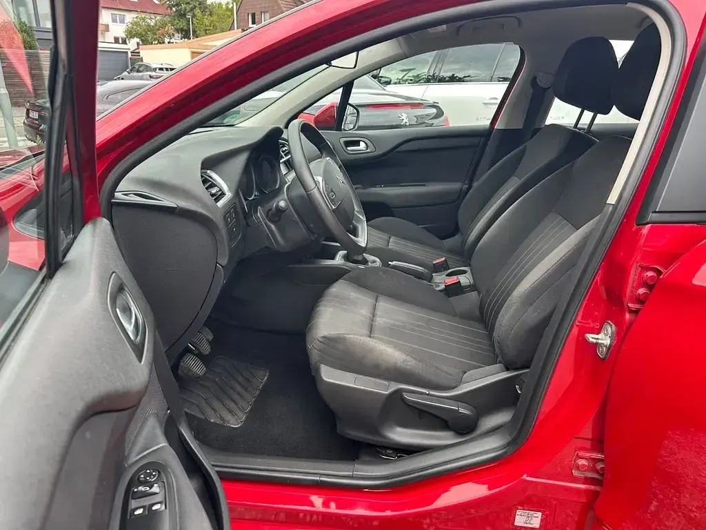Gebraucht Citroën C4 SELECTION 99 PS (72 kW) 2016 Rot Limousine