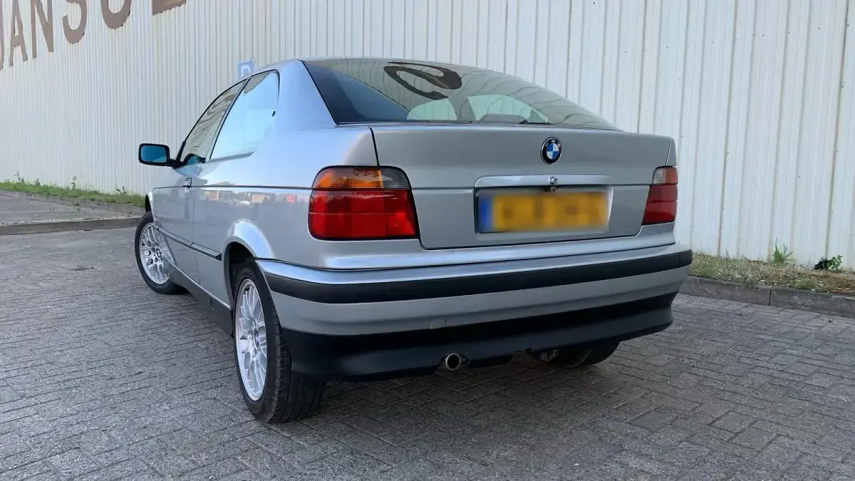 Gebraucht BMW 318 Compact 140 PS (102 kW) 1997 Silber Kleinwagen