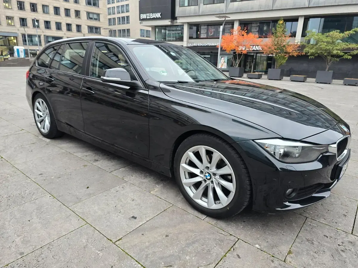 Gebraucht BMW 320 163 PS (119 kW) 2015 Schwarz Kombi