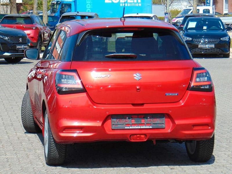 Gebraucht Suzuki Swift Comfort 83 PS (61 kW) 2025 Rot Kleinwagen