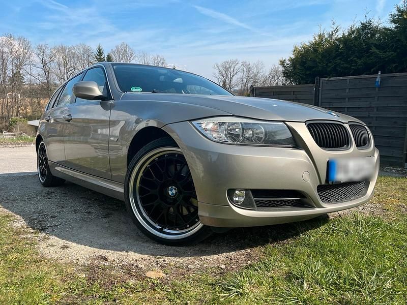 Gebraucht BMW 325 218 PS (160 kW) 2009 Beige Kombi