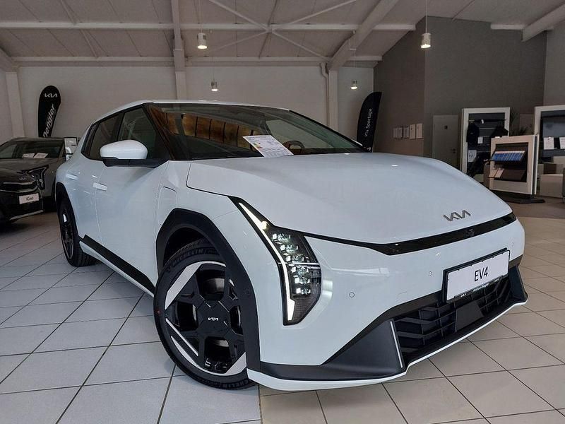 Neu Kia EV4 150 kW (204 PS) 2025 Weiß Kleinwagen